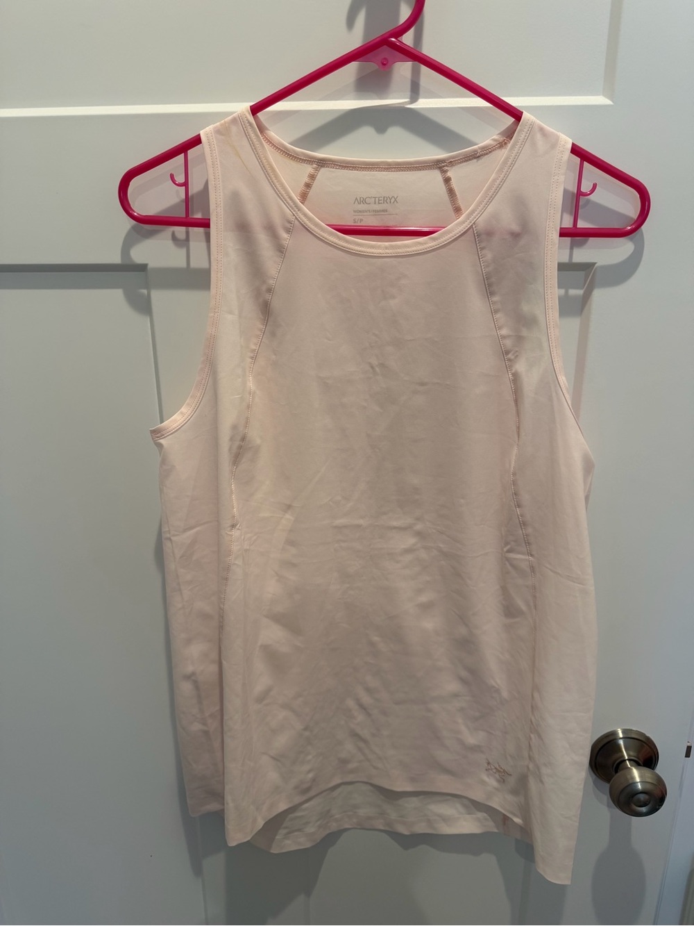 Arc'teryx Women's Pale Pink Athletic Tank Top